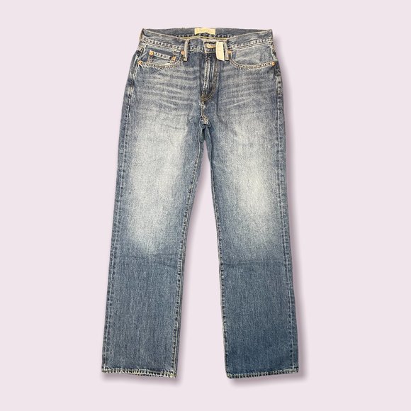 NWT - GAP Men's Relaxed Light Indigo Jeans - 30x34 - Picture 1 of 7